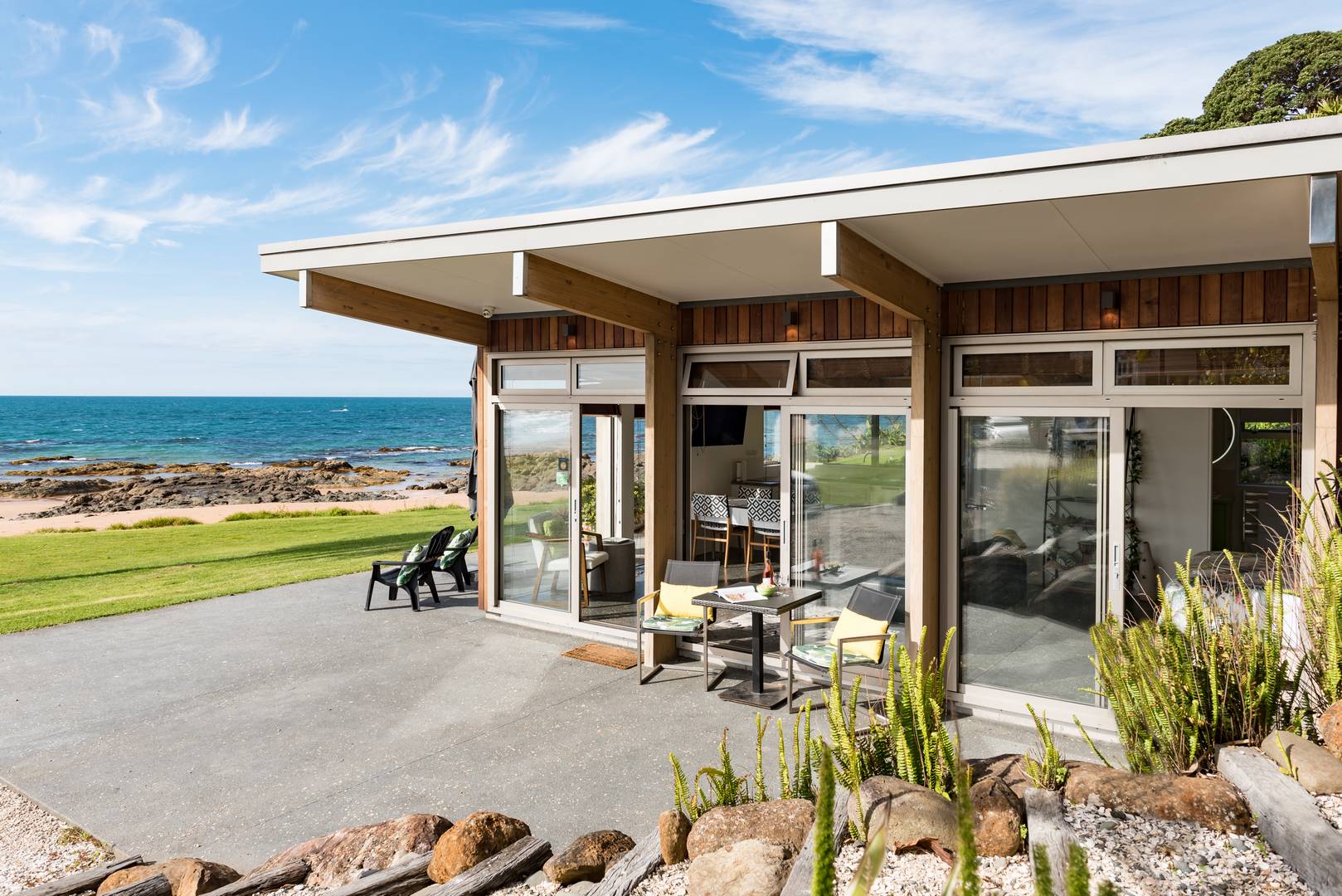 Beachfront Accommodation Cable Bay Northland