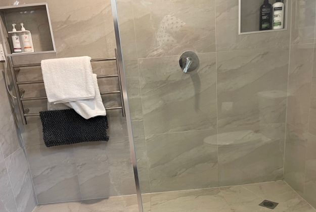 shower bathroom Driftwood